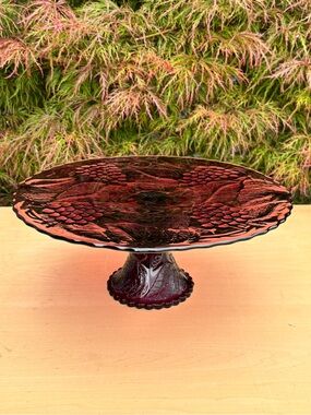 L.E. Smith Grapes & Leaves Amethyst Pedestal Cake Stand